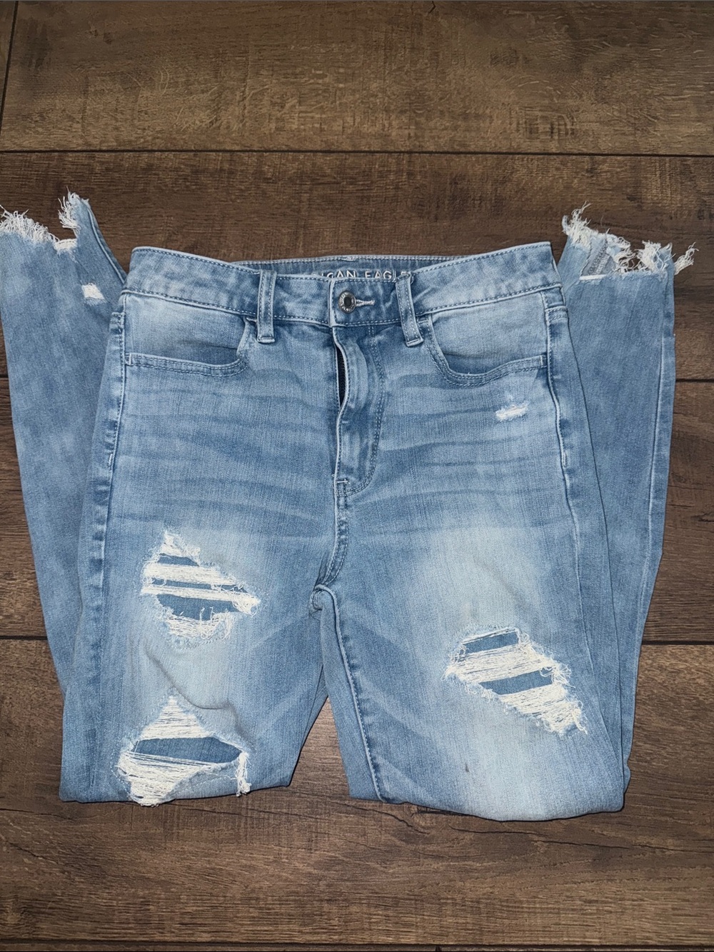 American Eagle Outfitters Light Wash Ripped Skinny Jeans